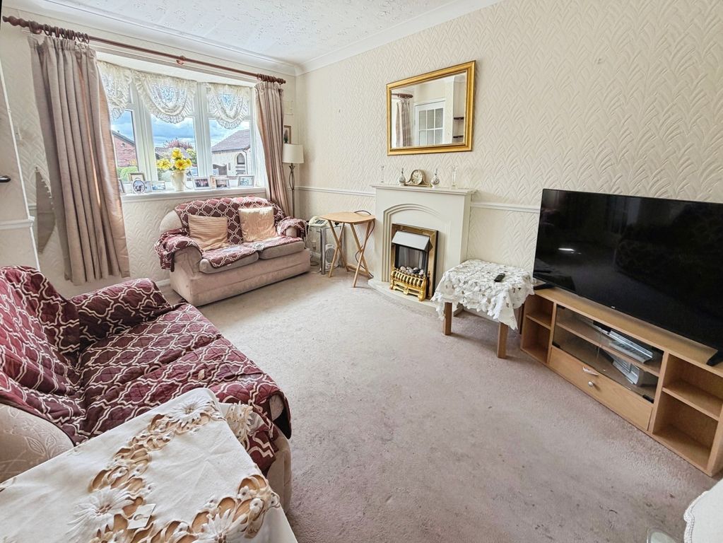 Property photo 3 of 12 Living Room