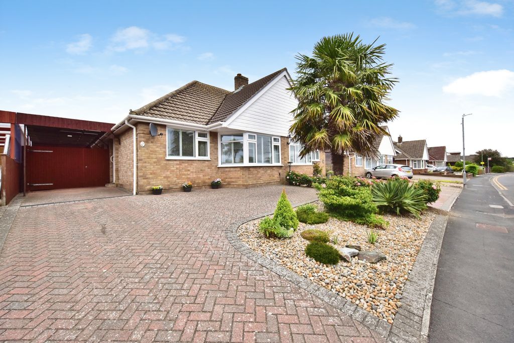 Property photo 1 of 19 Landscaped  Gardens