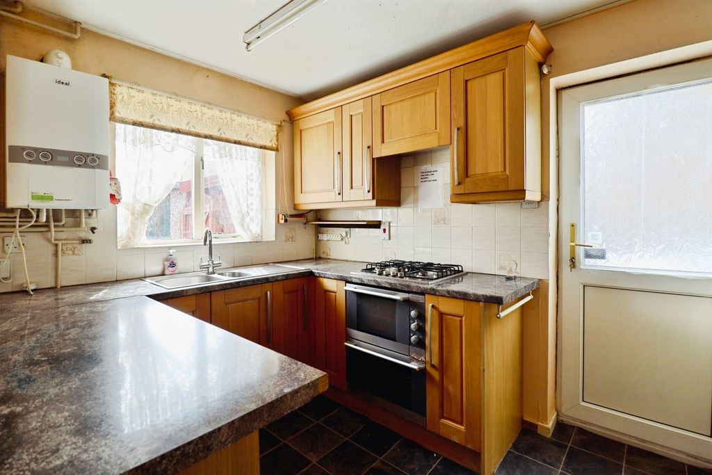 Property photo 3 of 14