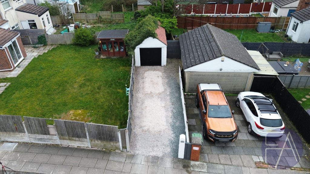 Property photo 2 of 12 5045982