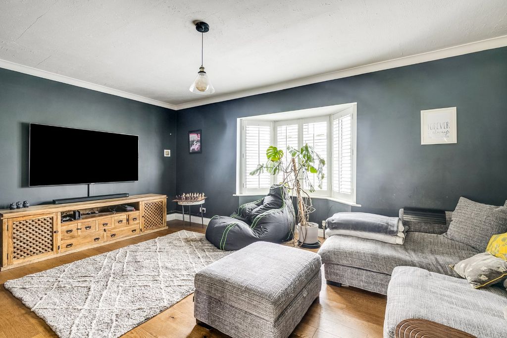 Property photo 2 of 21 Picture No. 18