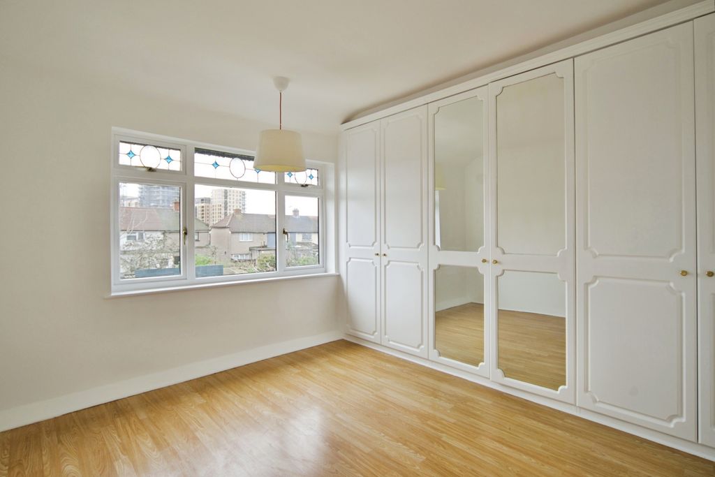 Property photo 3 of 16 Pbox-Img.Jpg