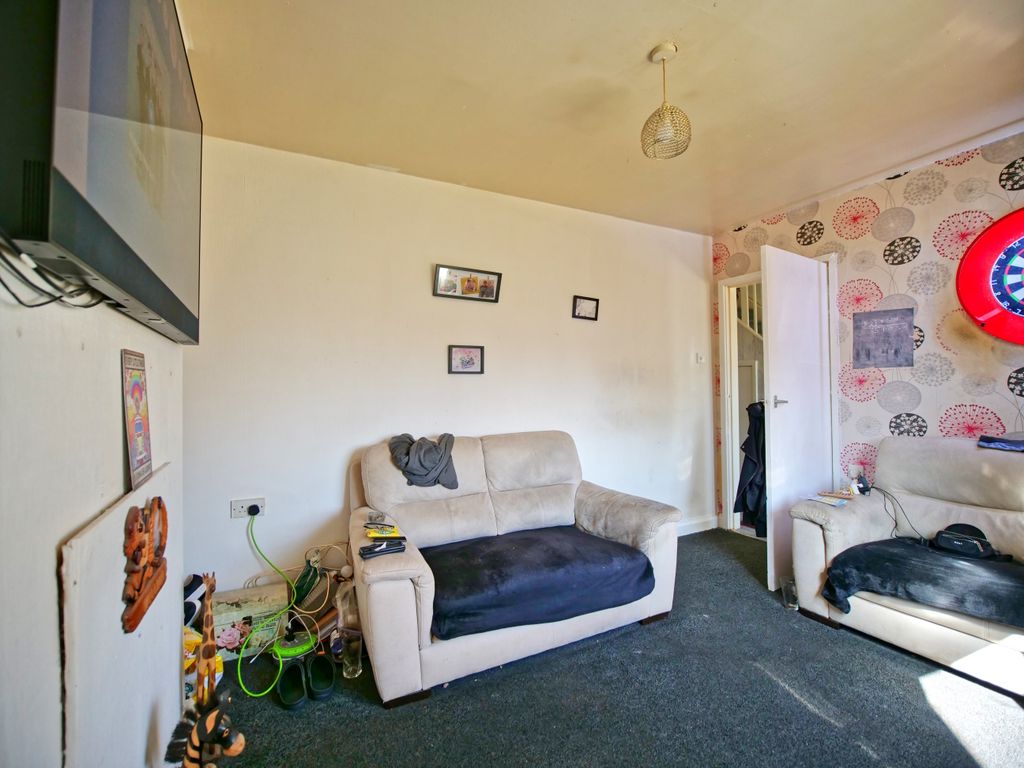 Property photo 2 of 31
