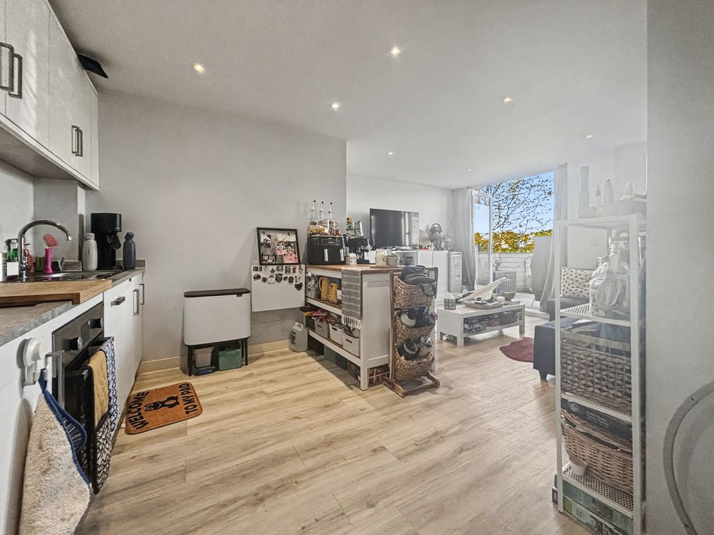 Property photo 2 of 12 d5122B74-4556-4Acc-A169-96F533d4634F.Jpeg