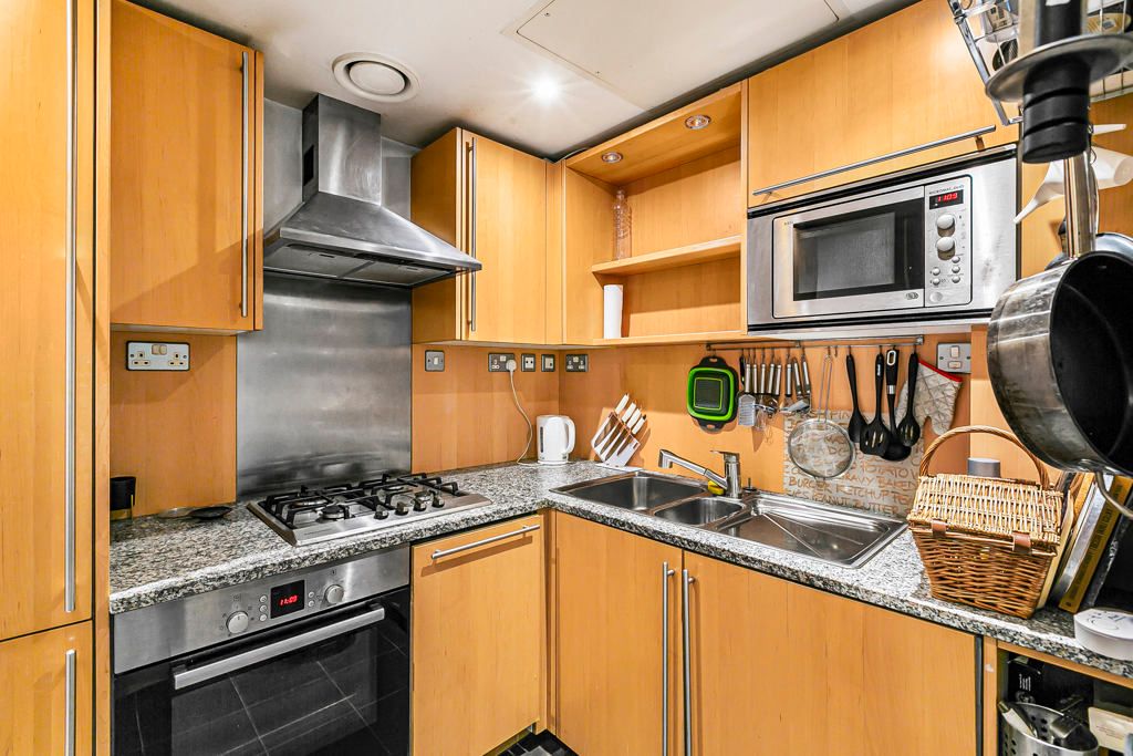 Property photo 3 of 15 Kitchen