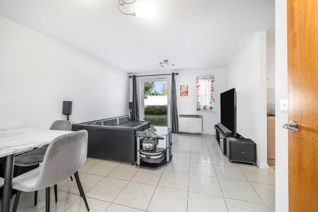 Property photo 2 of 6