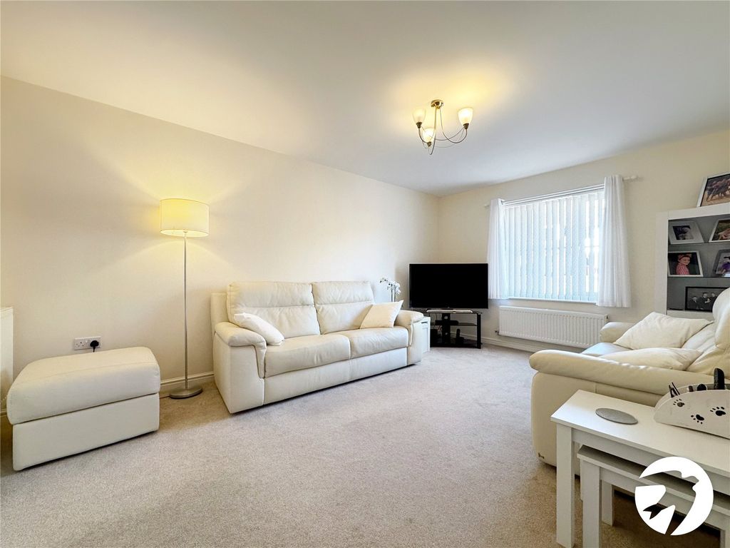 Property photo 3 of 22 Picture No. 17
