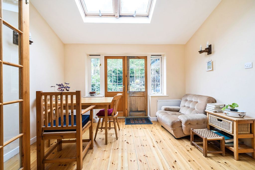 Property photo 2 of 30