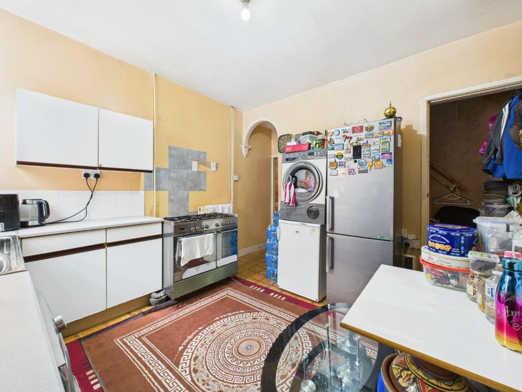 Property photo 2 of 14 Cam05348G0-Pr0019-Still006.Jpg