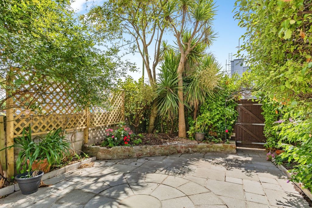 Property photo 2 of 20 Pbox-Img.Jpg