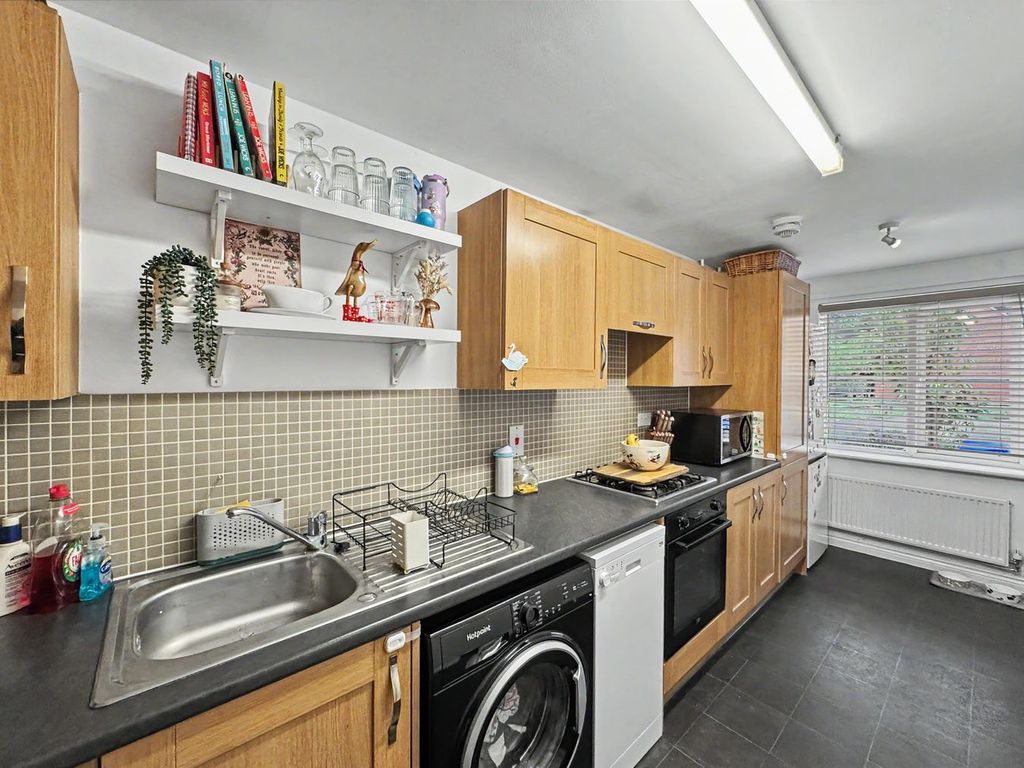 Property photo 3 of 25