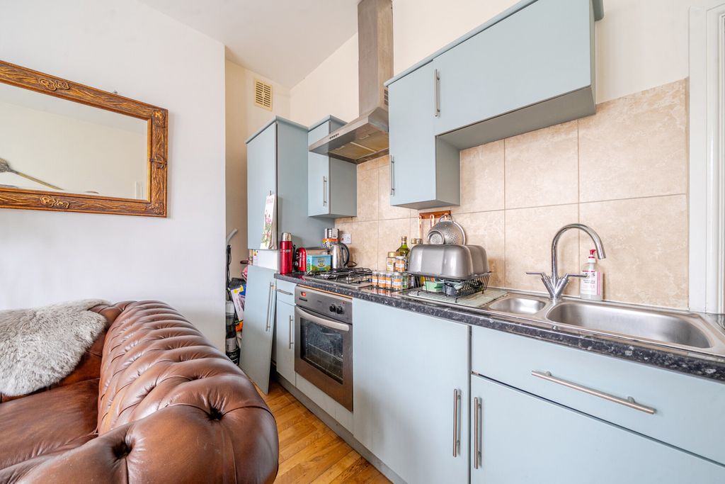 Property photo 2 of 8 Kitchen