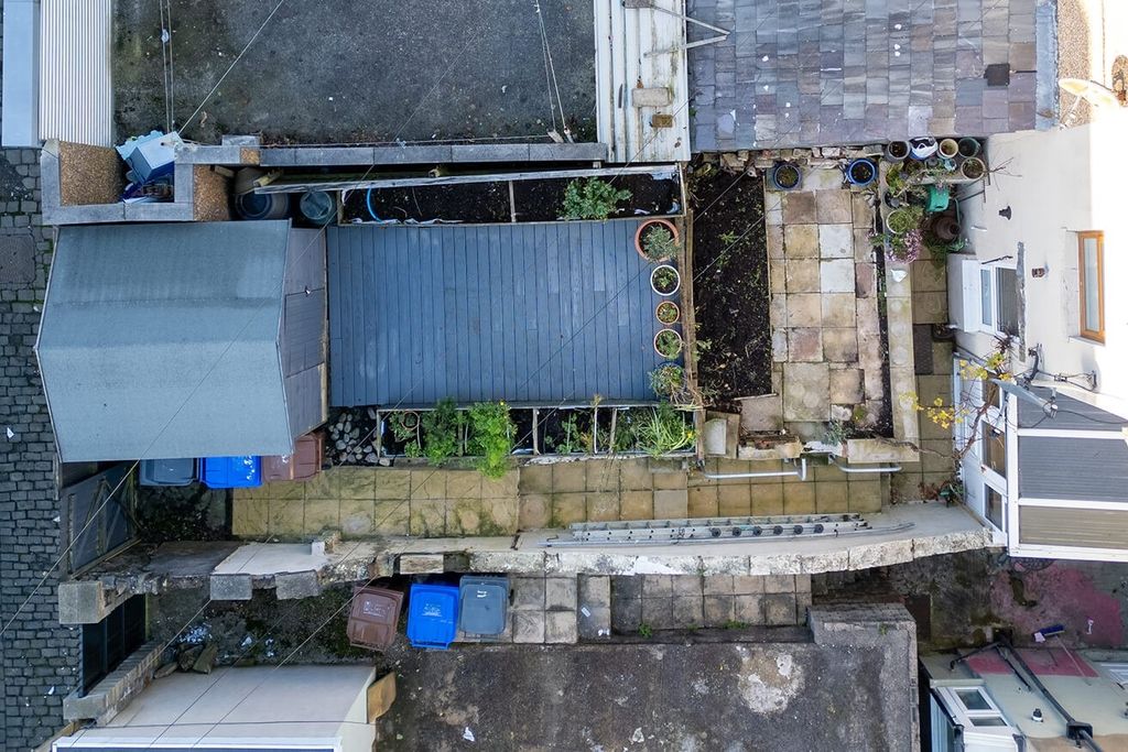 Property photo 3 of 12 4662323