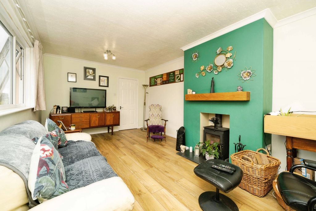Property photo 3 of 19 Sitting Room