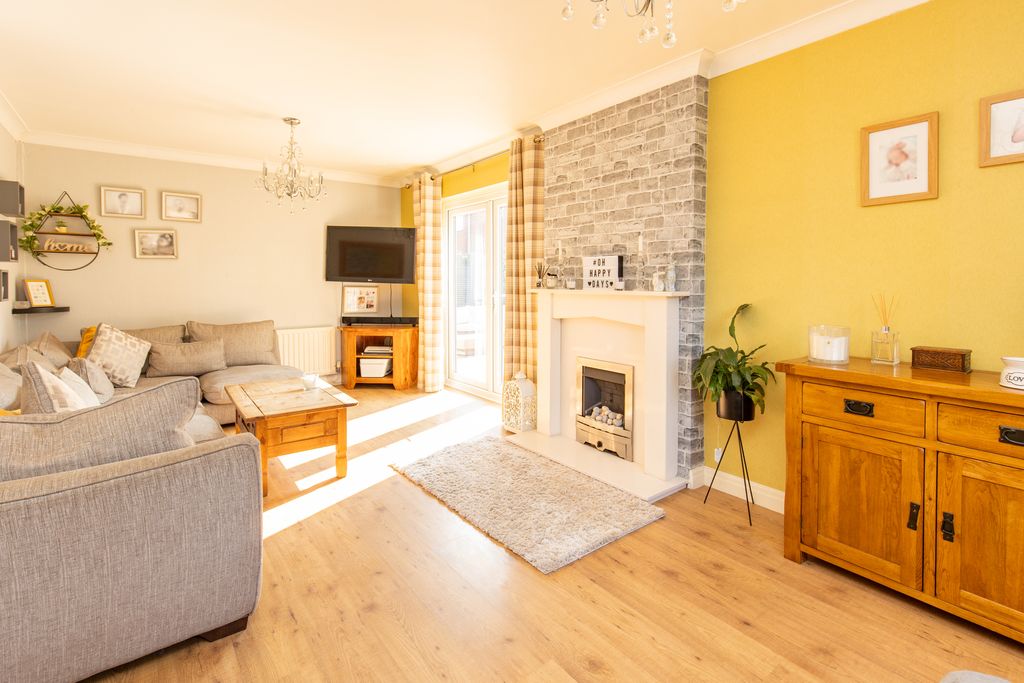 Property photo 2 of 23 Living Room