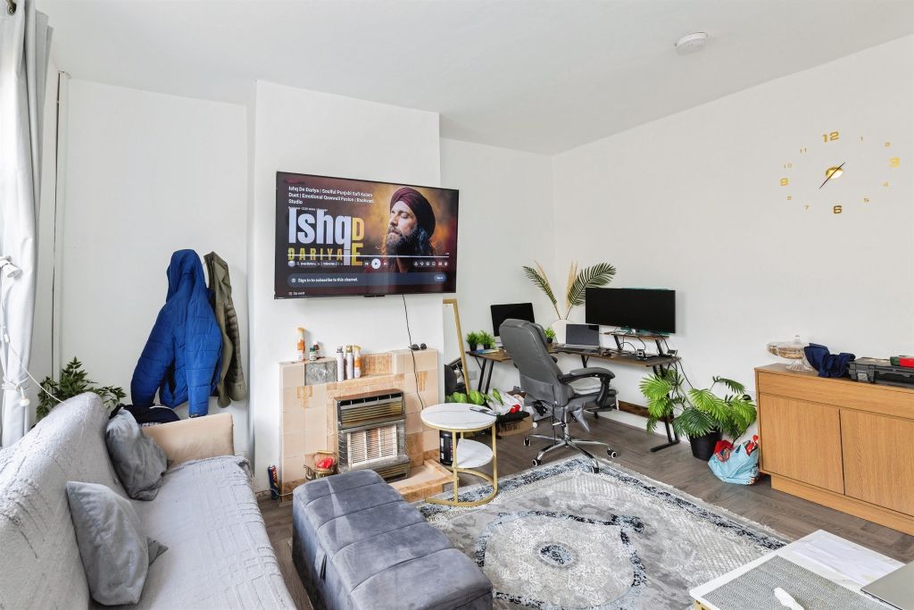 Property photo 2 of 11