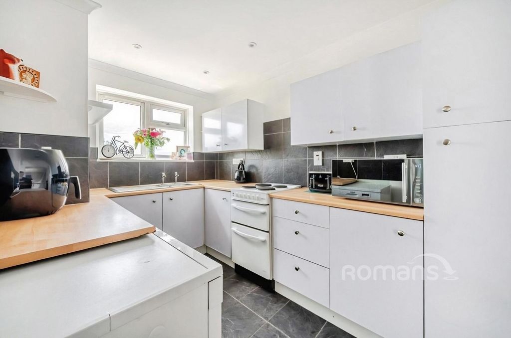 Property photo 2 of 12 Pbox-Img.Jpg