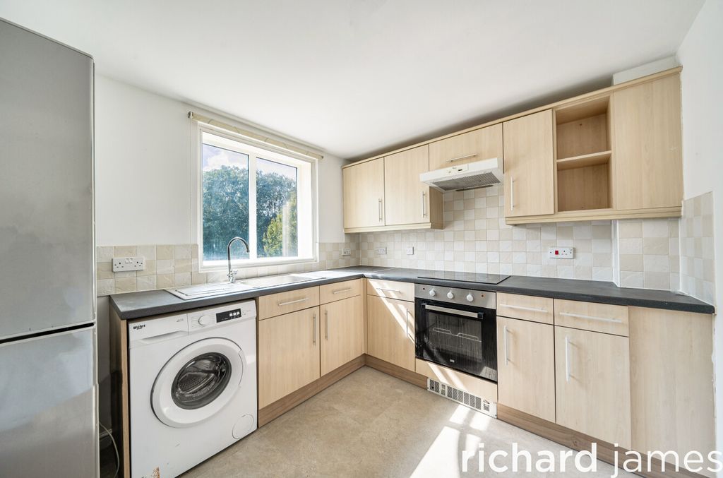 Property photo 2 of 12 1Dbf995879524461B40Eb18A5Dfba1Bb