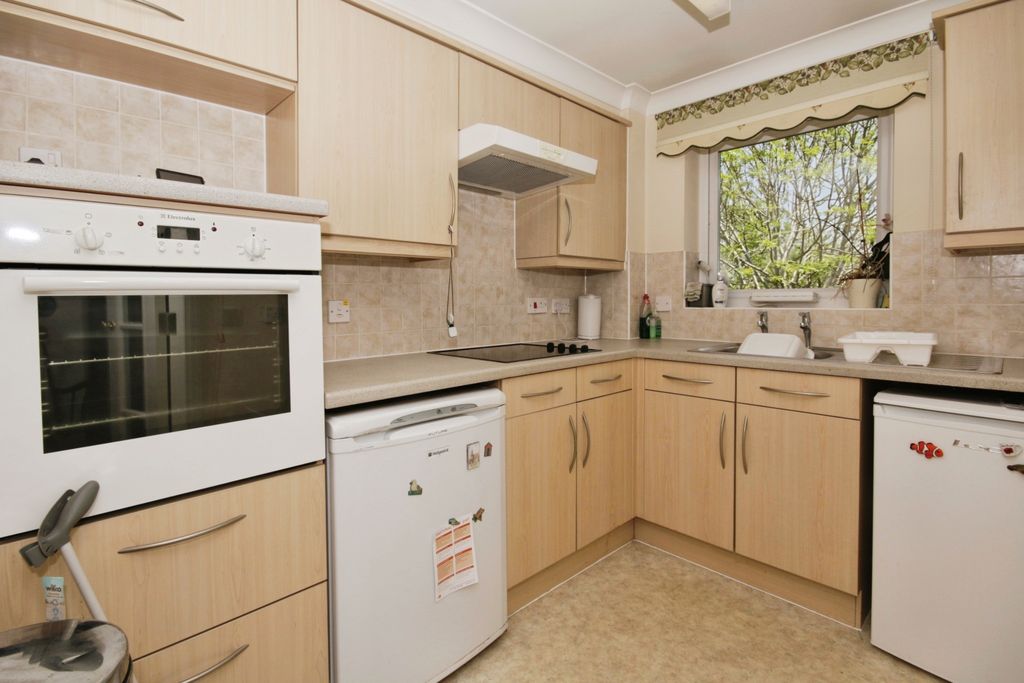 Property photo 3 of 12 Kitchen