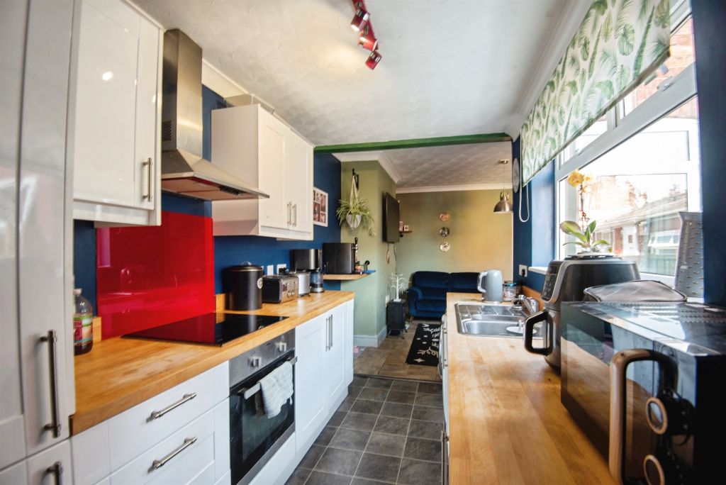 Property photo 2 of 17