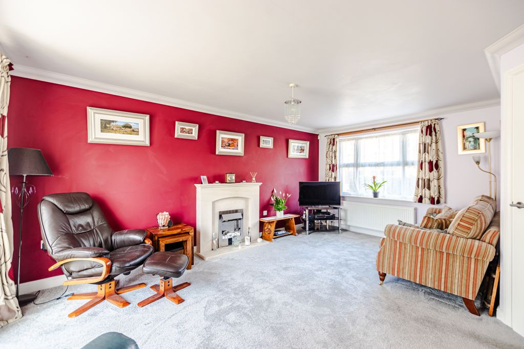 Property photo 2 of 23 Lounge1