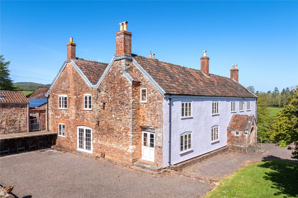 Property photo 3 of 39 Tuxwell Farmhouse