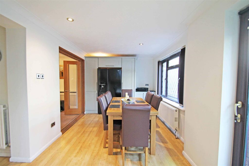 Property photo 3 of 18 Dining Room