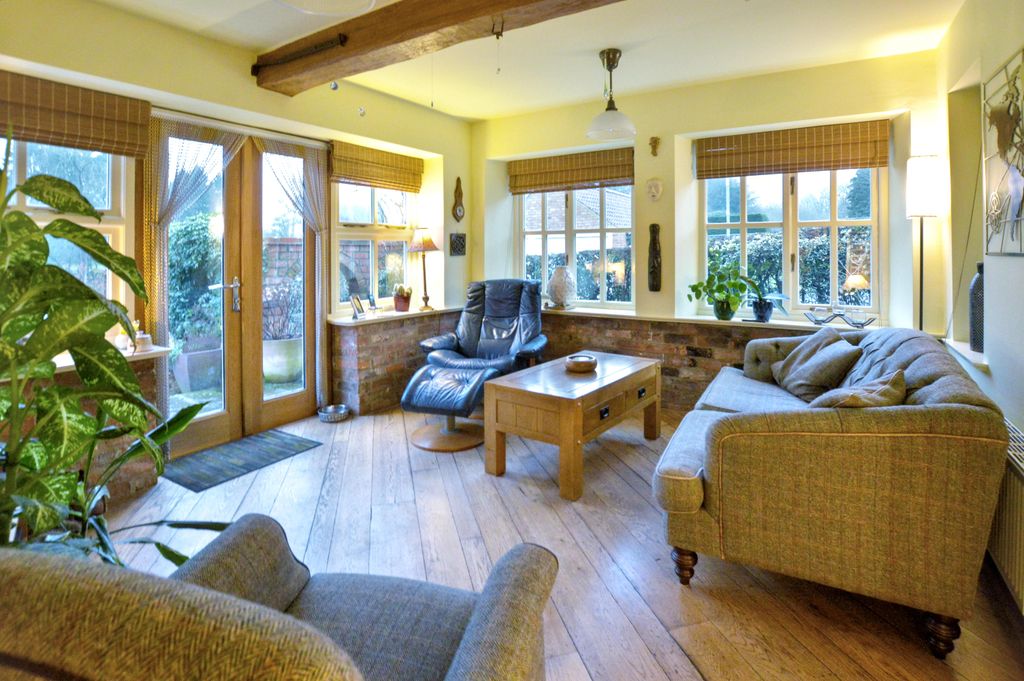 Property photo 2 of 43