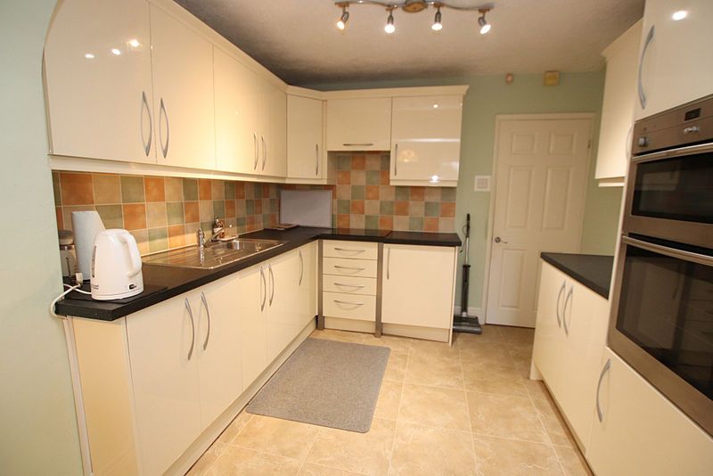 Property photo 3 of 14 Photo 8