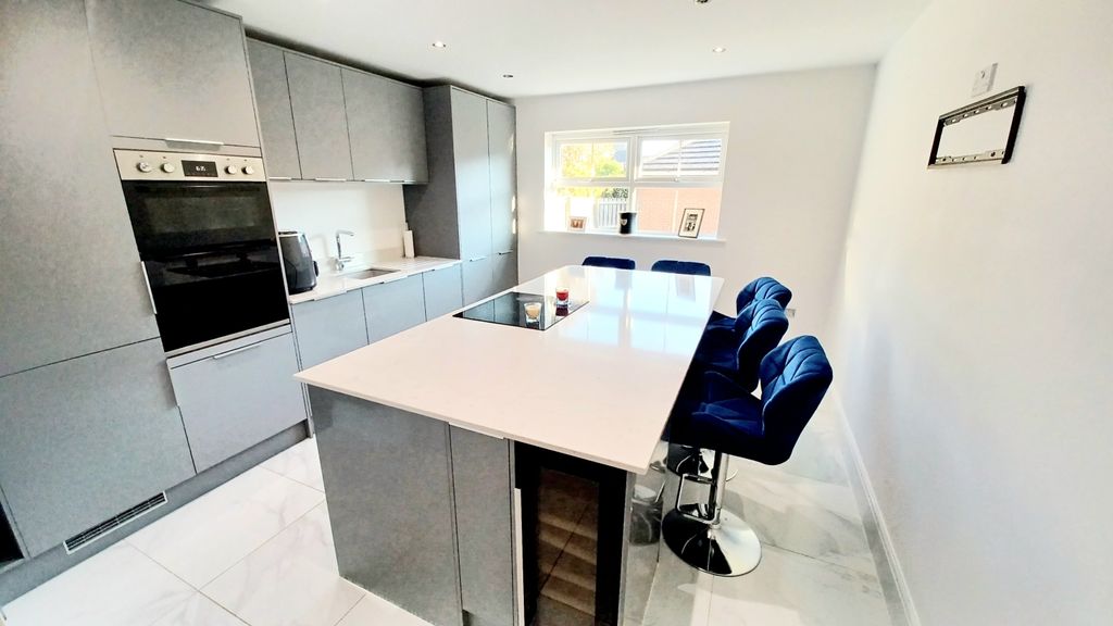 Property photo 3 of 33 20251013_163548