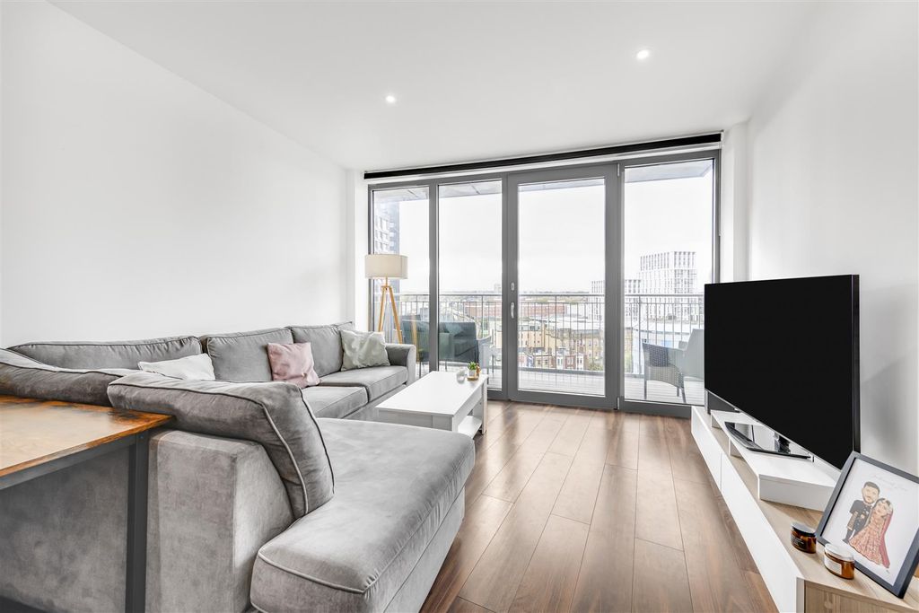 Property photo 1 of 9 Reception, Elmbridge House, Eden Harper Sw11