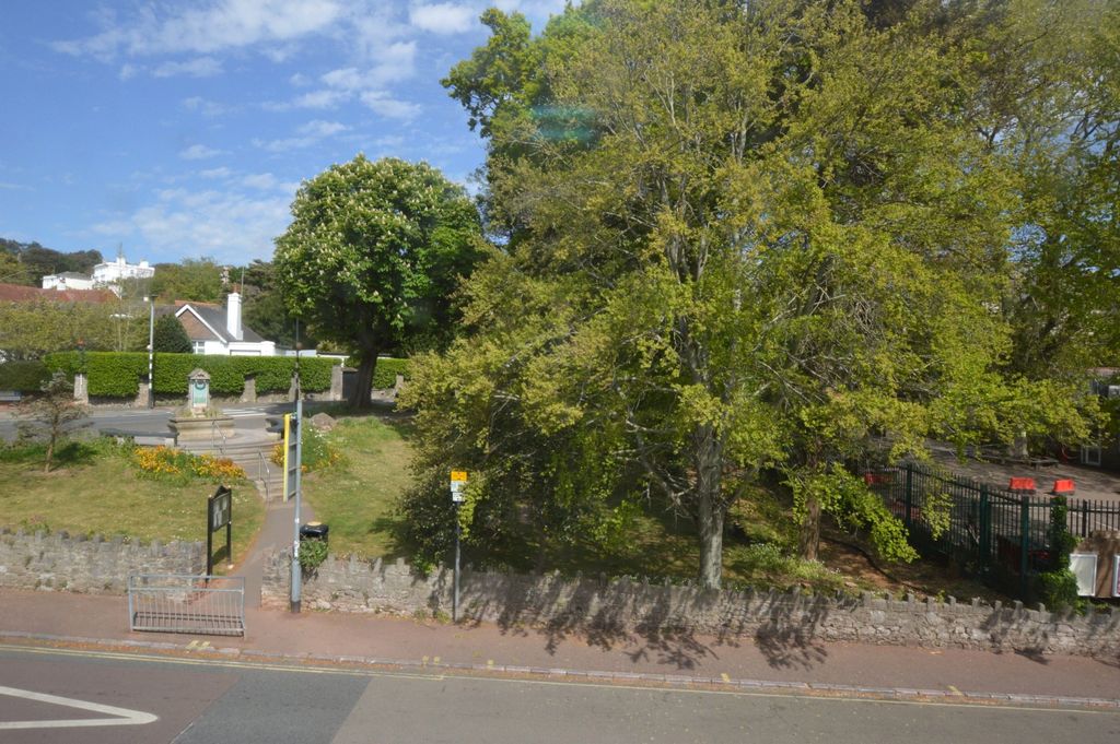 Property photo 3 of 11 Picture No. 16