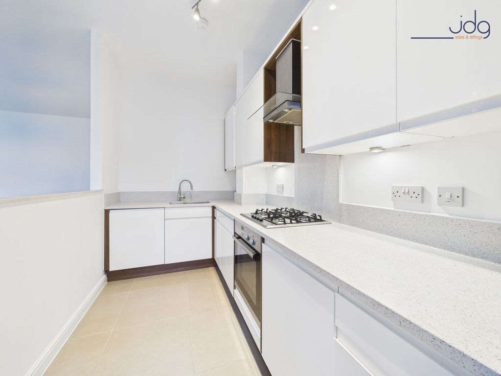 Property photo 3 of 11 Kitchen