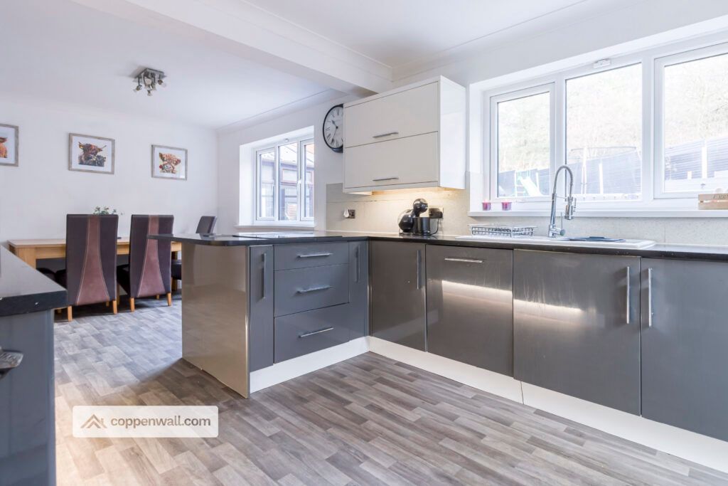 Property photo 3 of 42