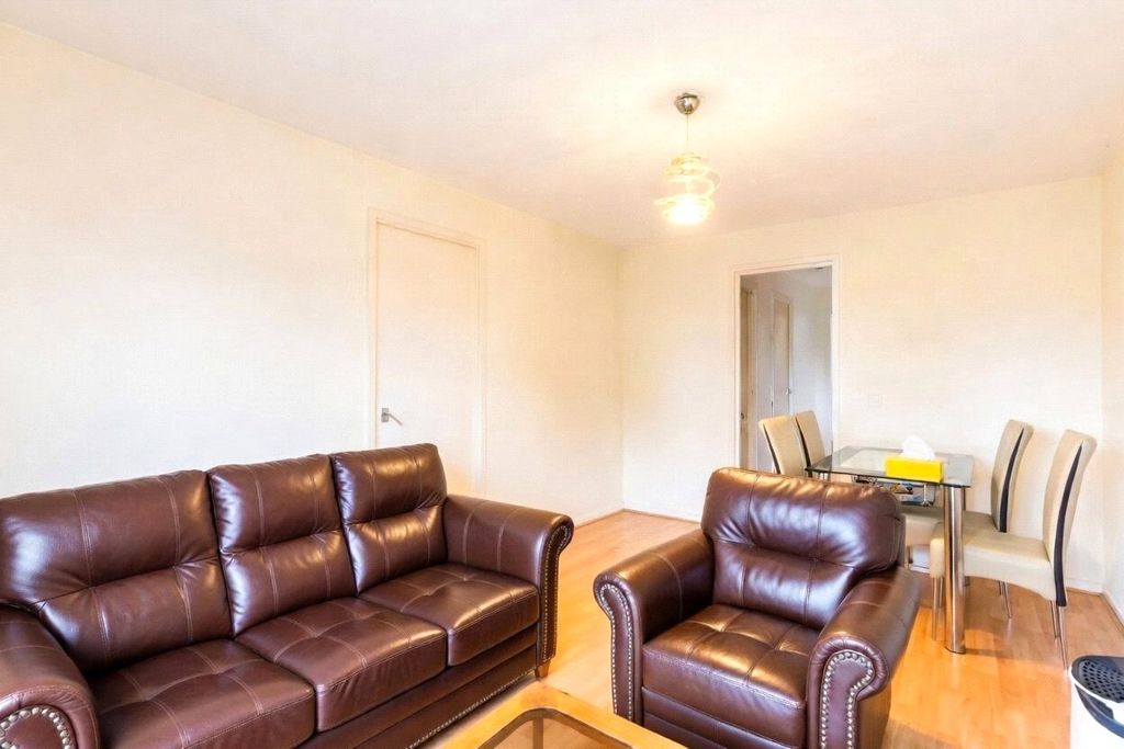 Property photo 2 of 6 Picture No. 03