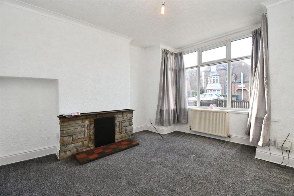 Property photo 2 of 12 Lounge