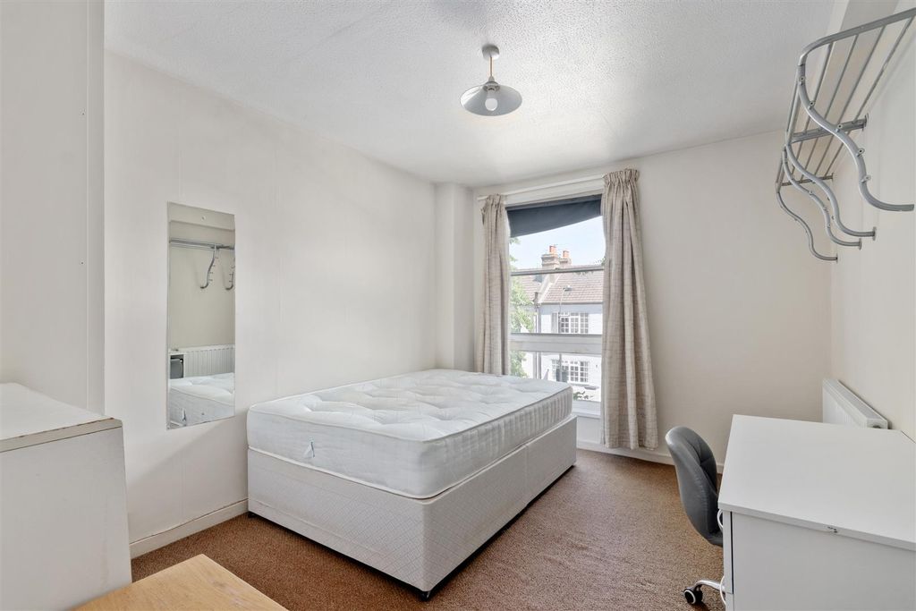 Property photo 3 of 8 Rosebank 8 Ph10.Jpg