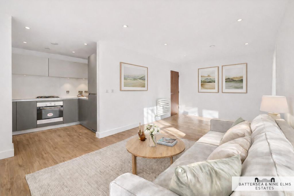 Property photo 2 of 11