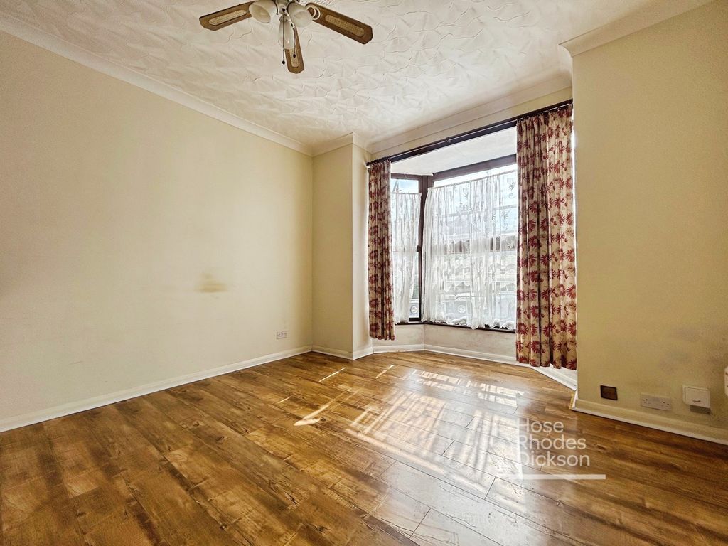 Property photo 2 of 8 Pbox-Img.Jpg