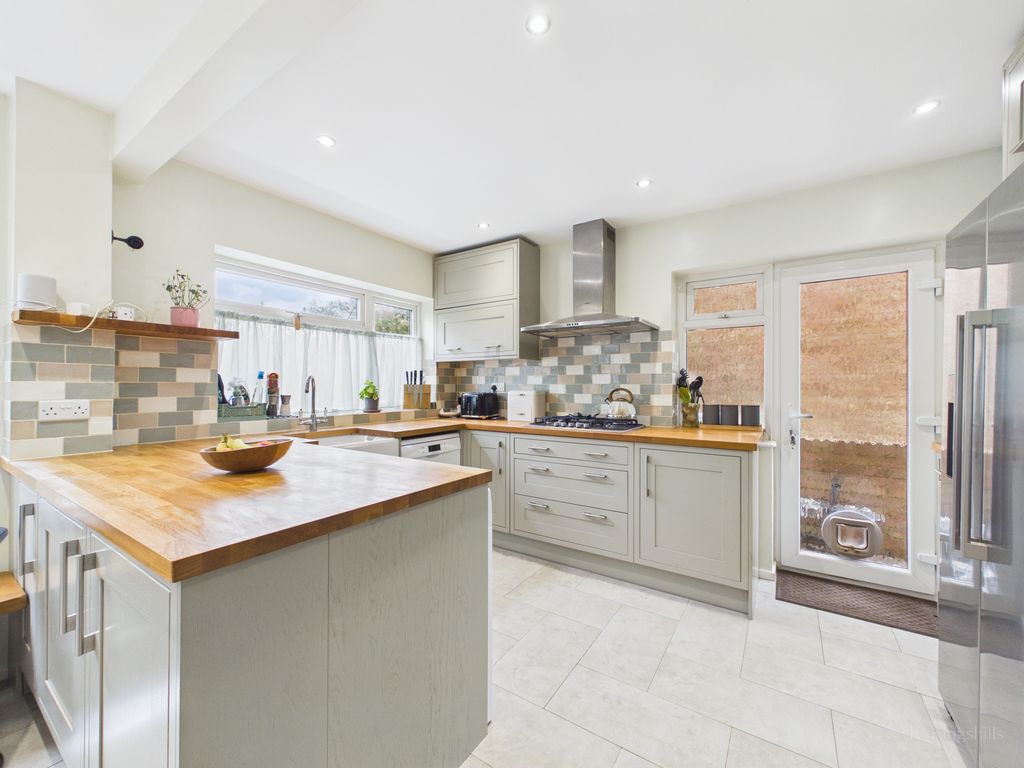 Property photo 3 of 13 Kitchen