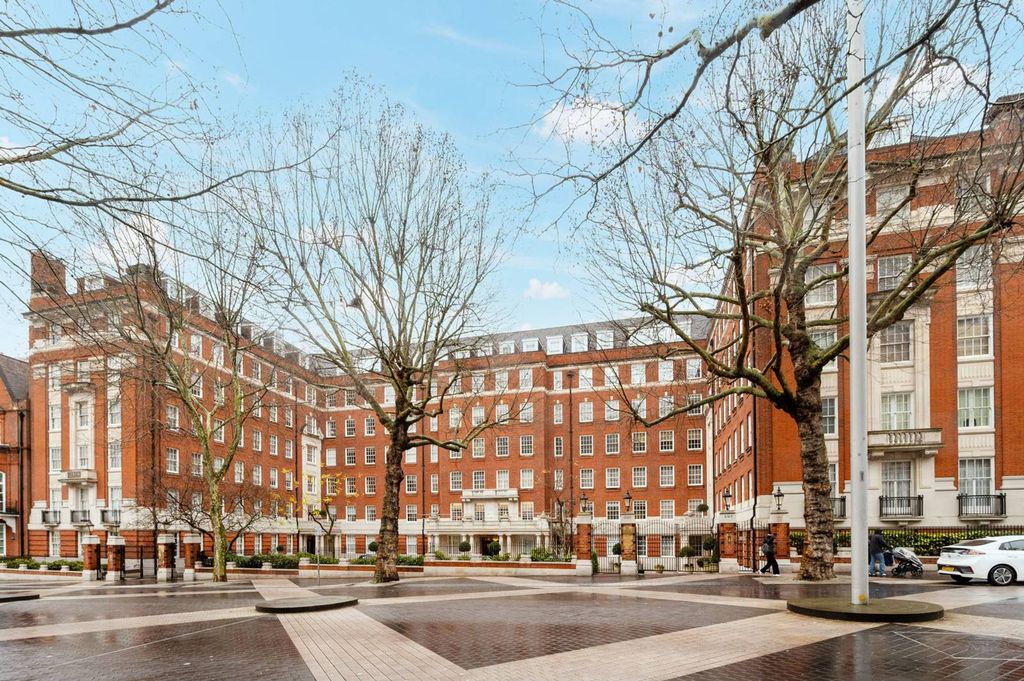 Property photo 2 of 34