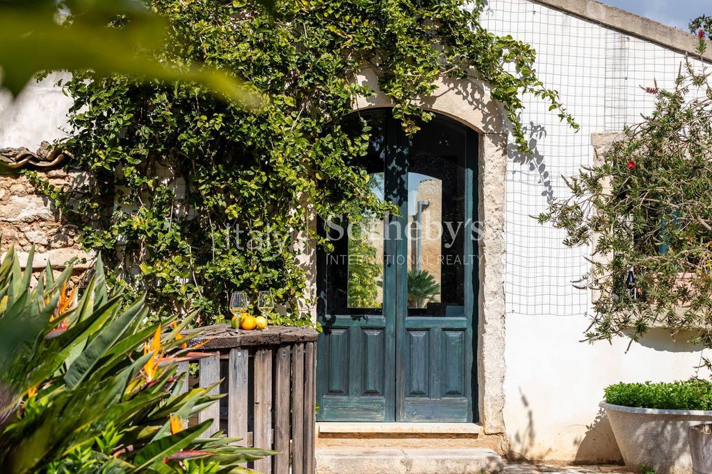 Property photo 3 of 31