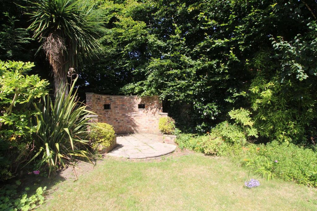 Property photo 3 of 4