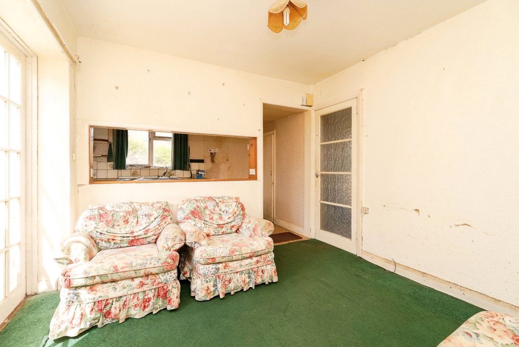 Property photo 3 of 16 Photo