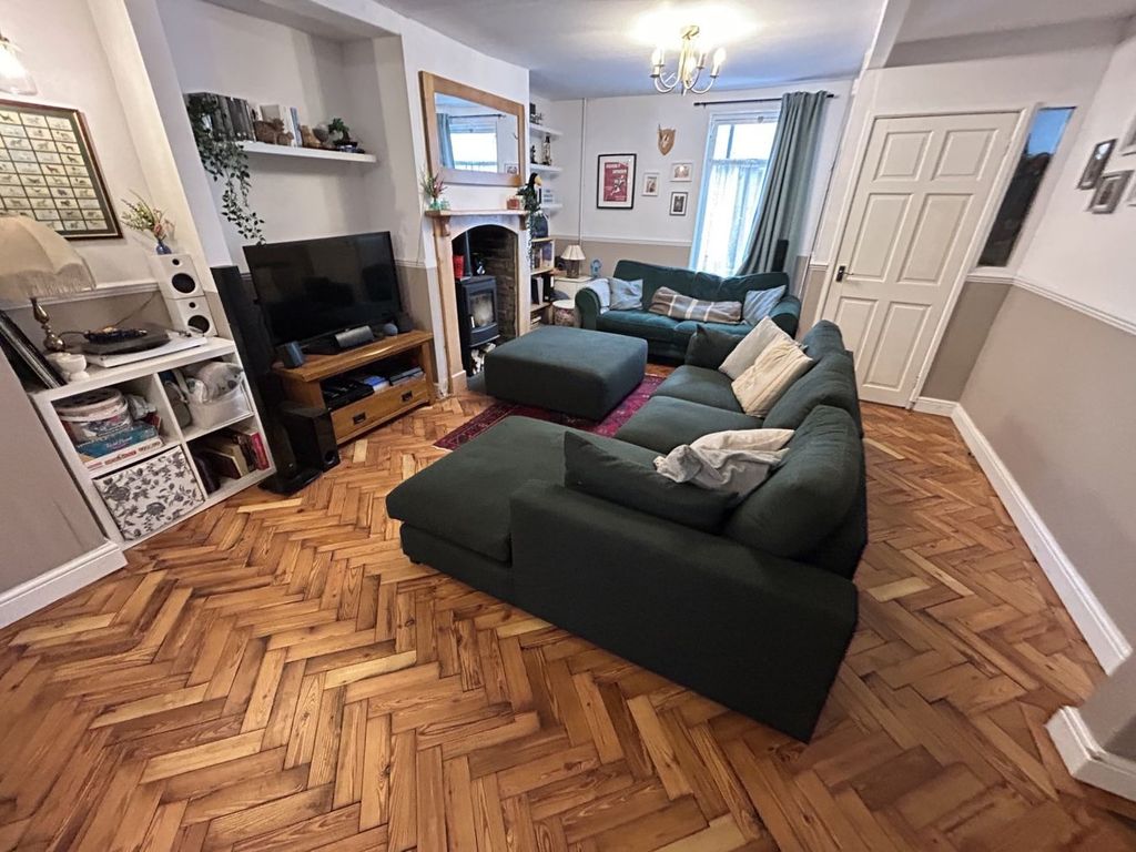 Property photo 3 of 12