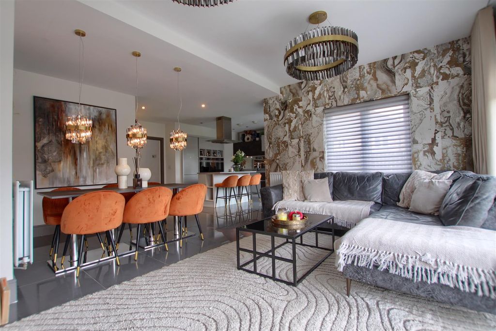 Property photo 3 of 16 Sp4.Jpg