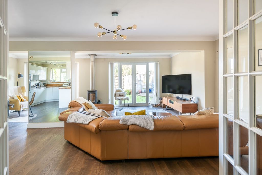 Property photo 2 of 17