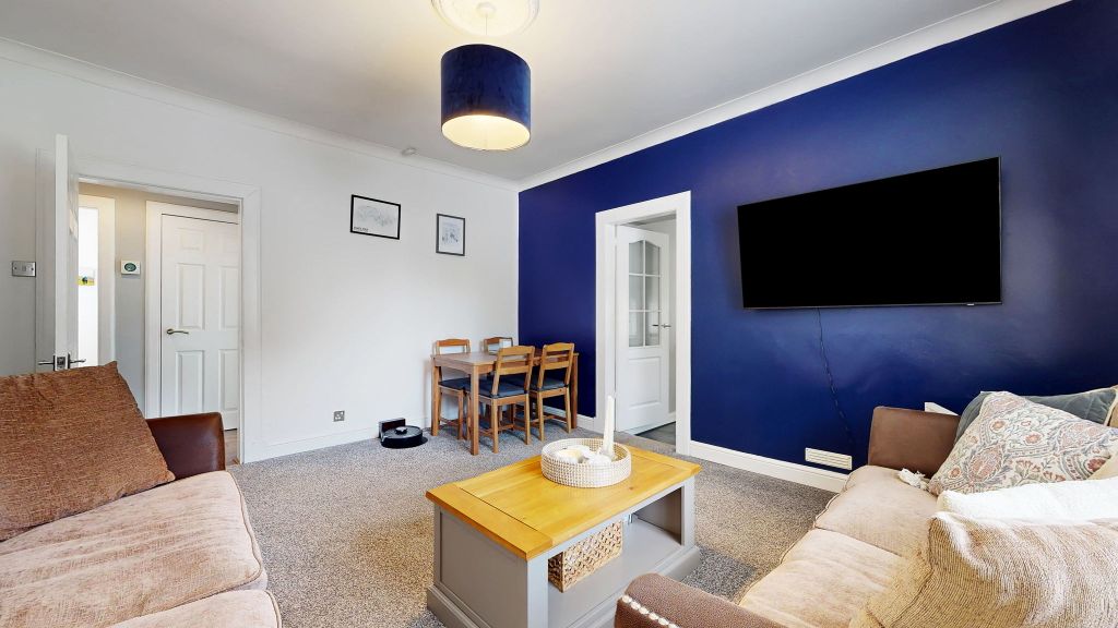 Property photo 3 of 22 10-Web-Or-Mls-36 Hillend Crescent_19
