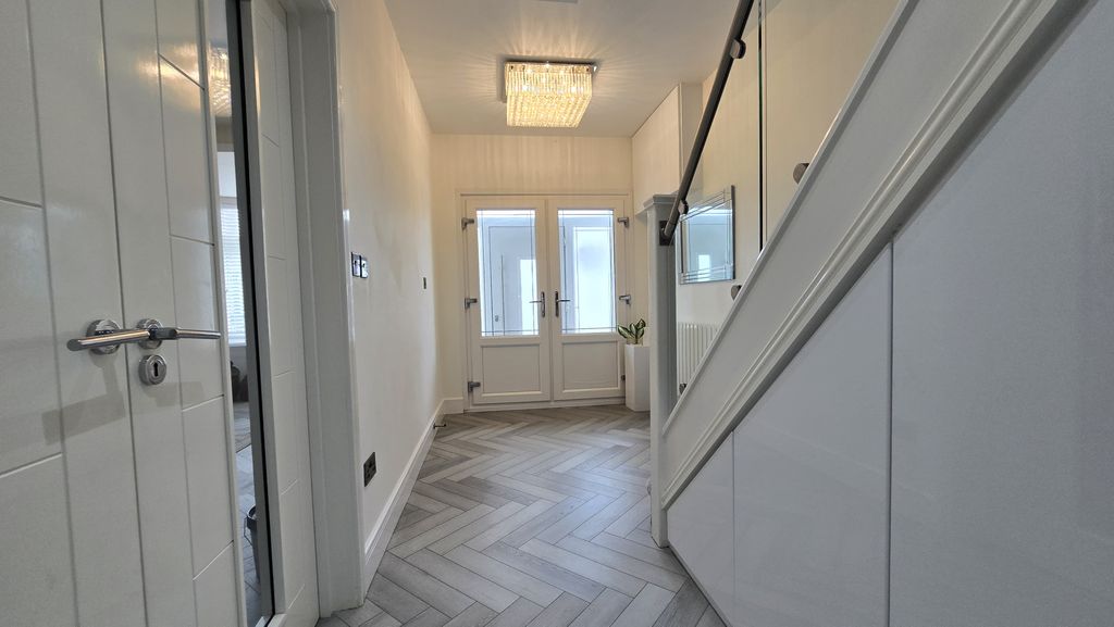 Property photo 3 of 30