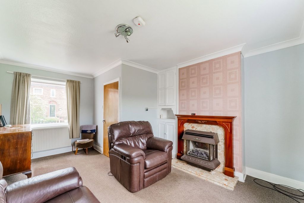 Property photo 3 of 23